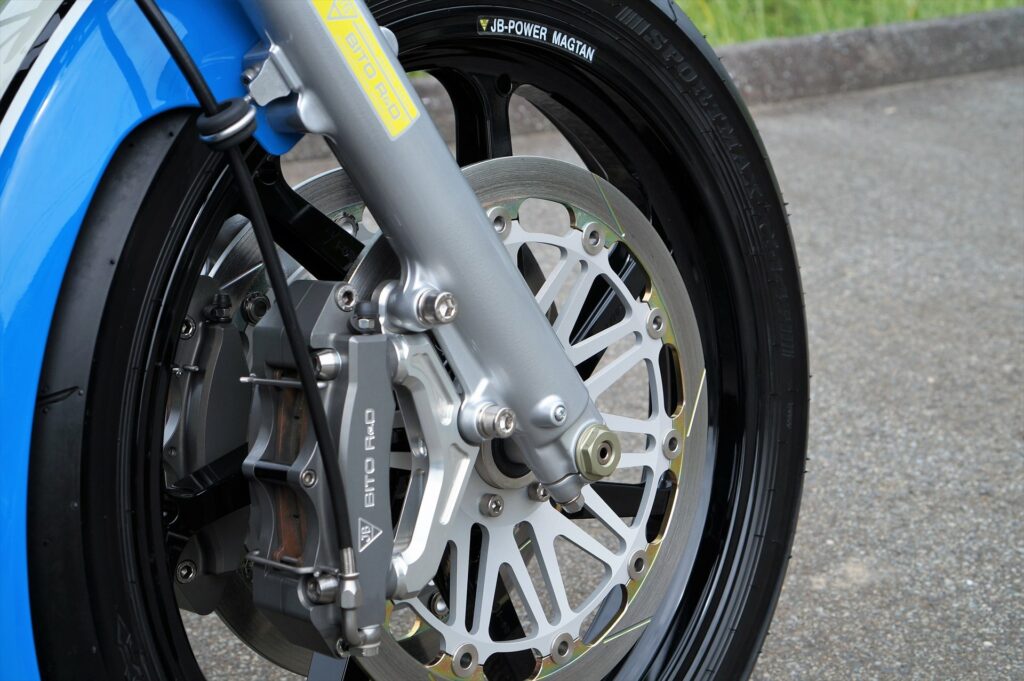 GS1000S_フロント_Front_2 Forged Magnesium Wheels Motorcycle