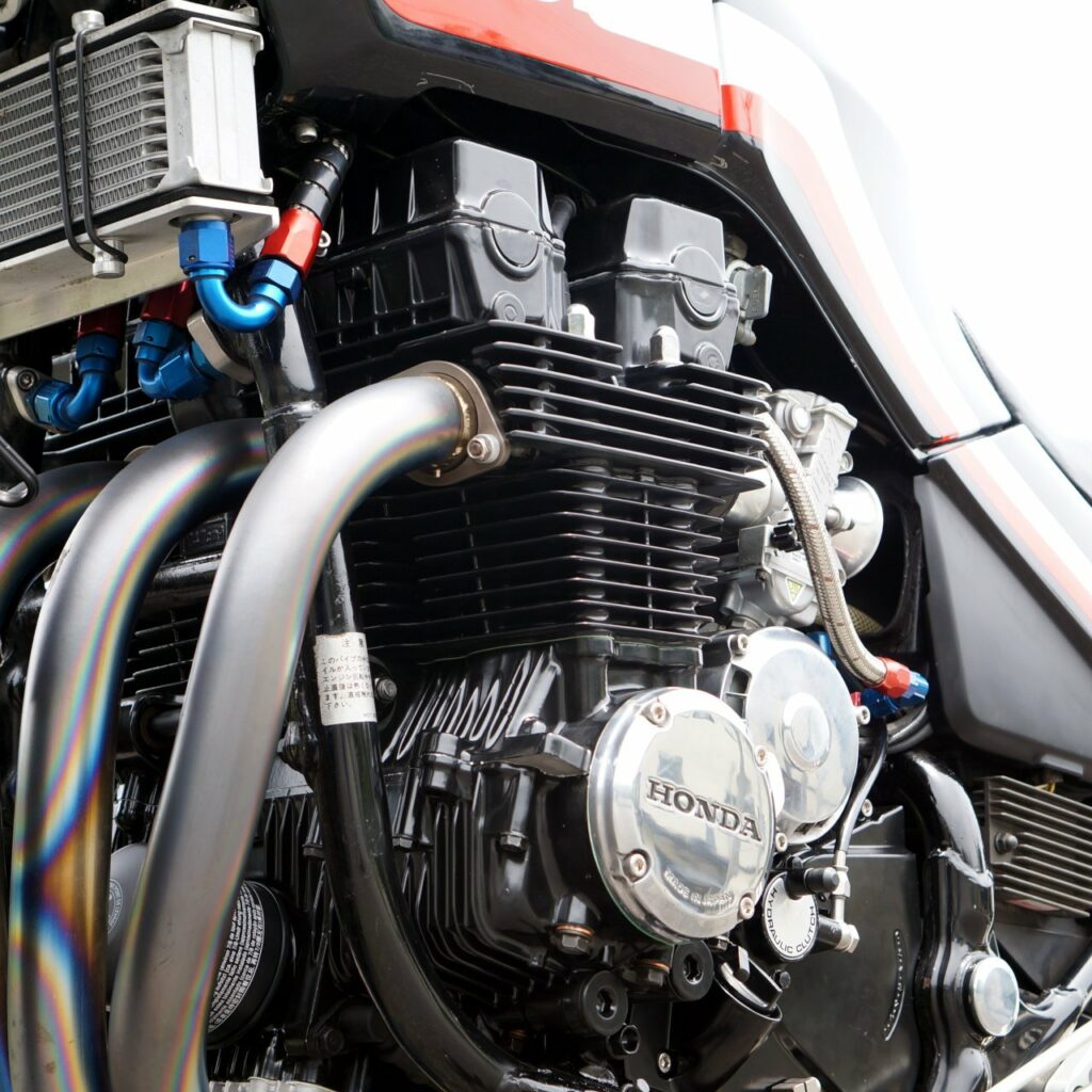 CBX750F_エンジン_Engine_1280px Race Bike Accessories