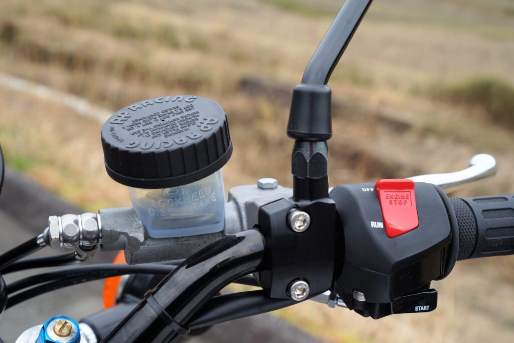 ミラーホルダー_ブレーキ側_黒_Mirror_Holder_Brake_Black